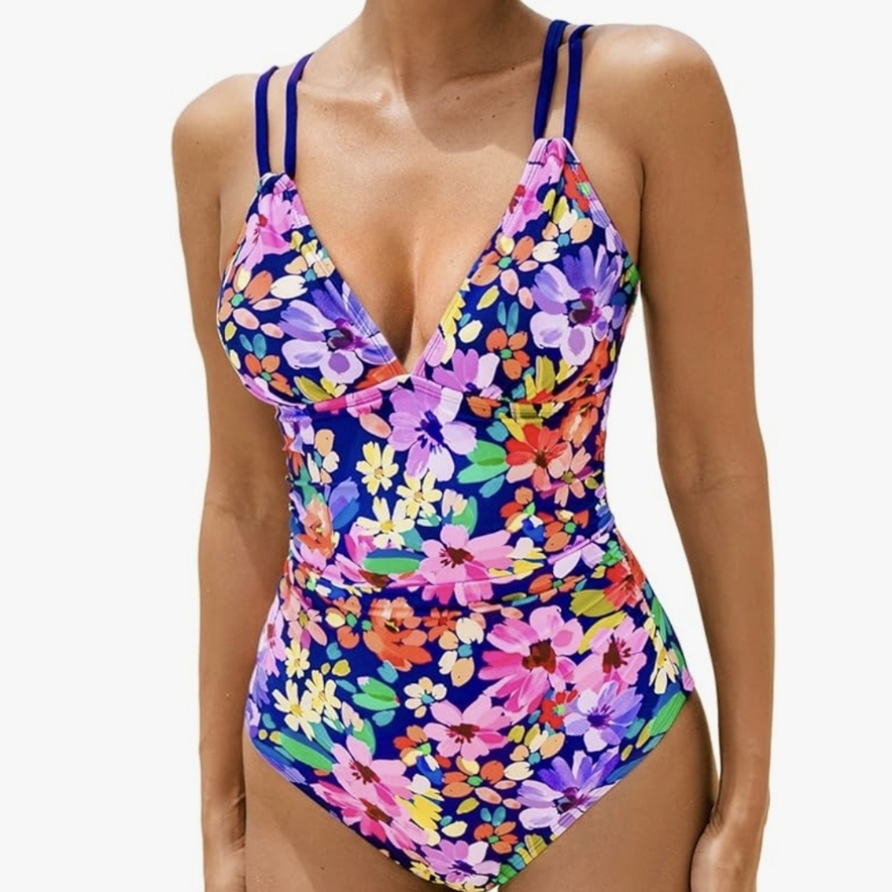 NWT, Cupshe Floral One Piece Floral Swimsuit. (XS)